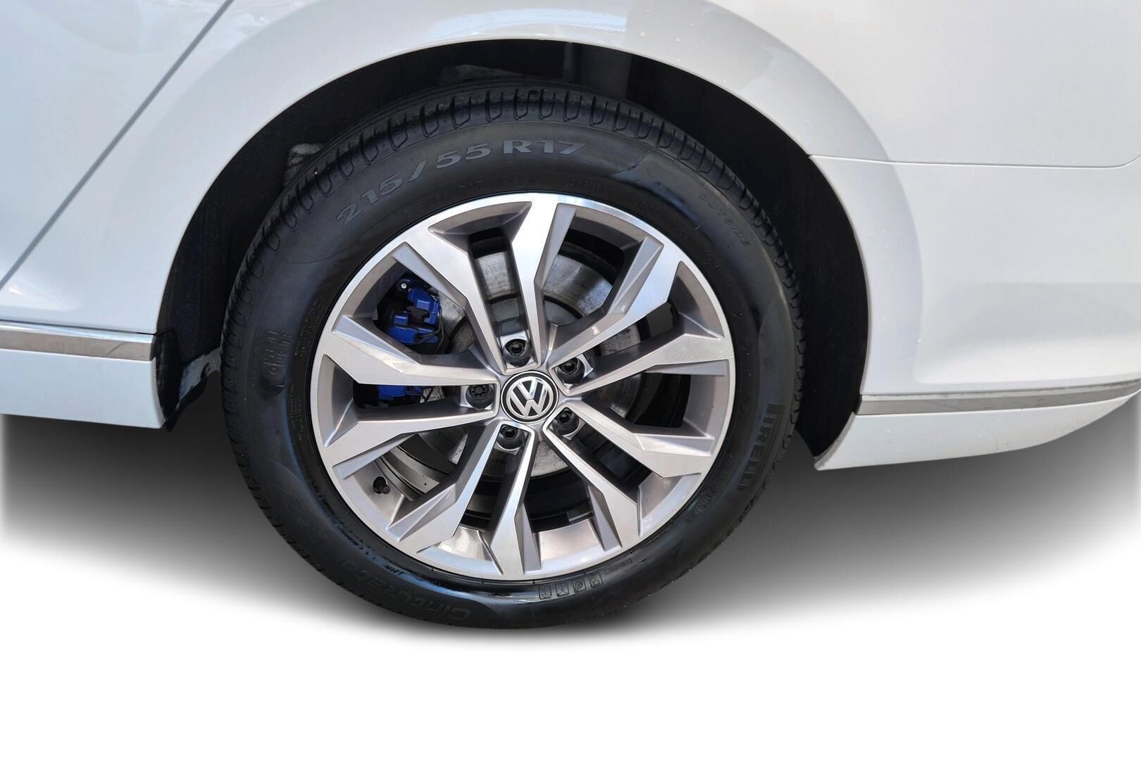 Volkswagen Passat iso kuva 12