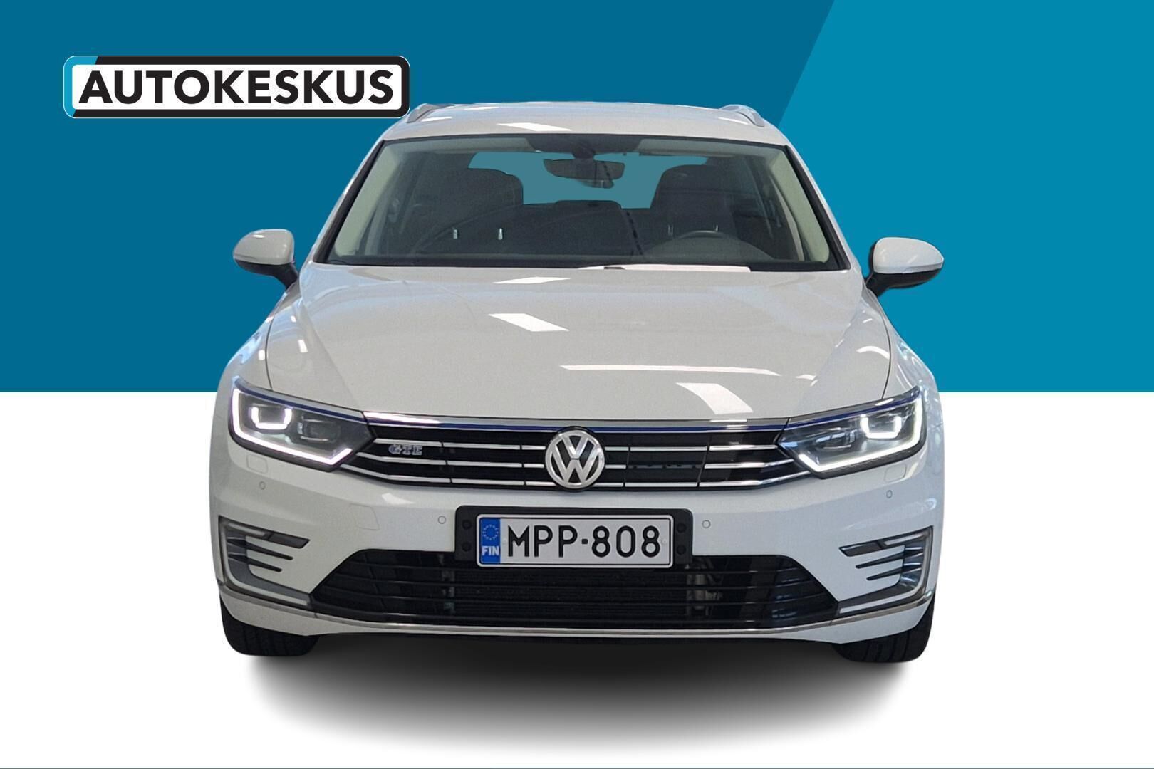 Volkswagen Passat iso kuva 2
