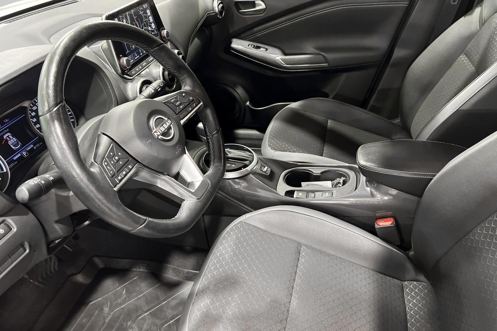 Nissan Juke iso kuva 9