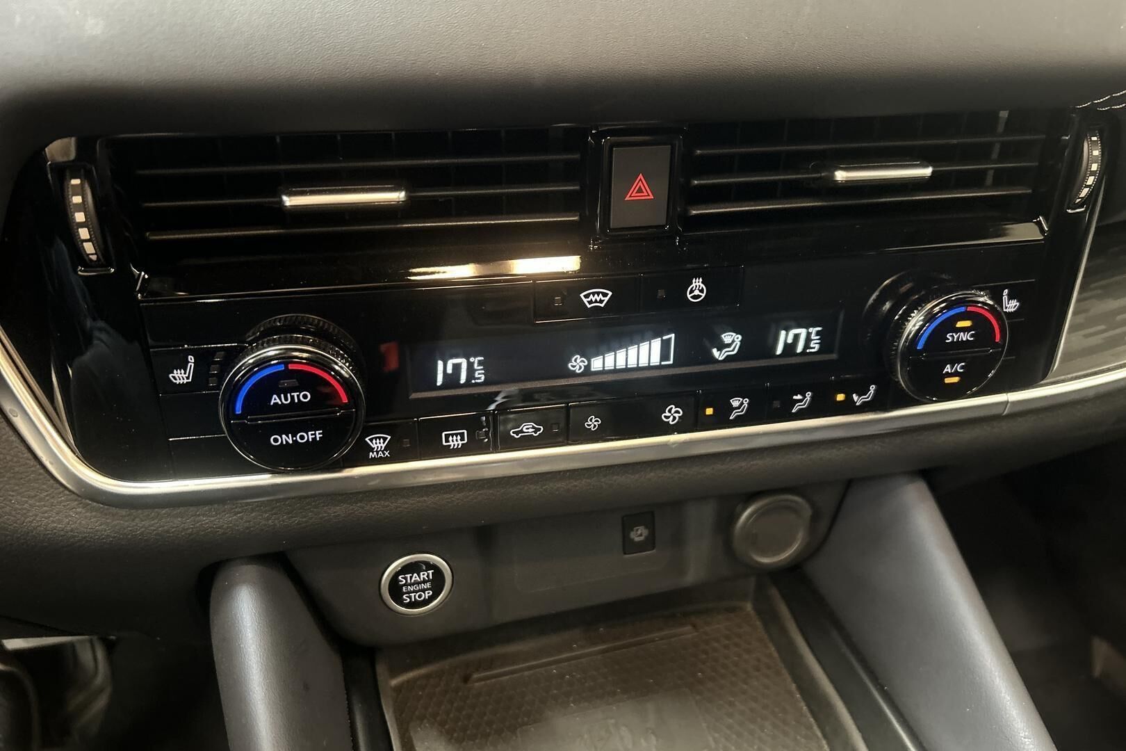 Nissan Qashqai iso kuva 16