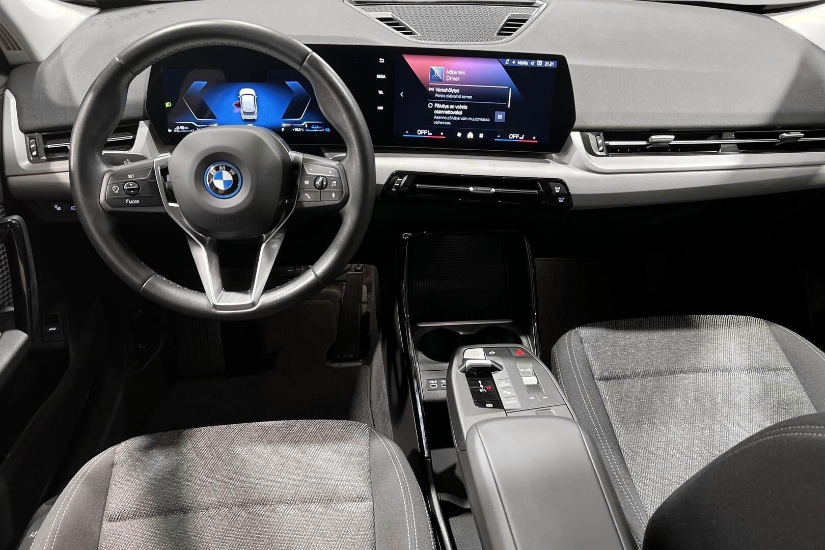 BMW X1 iso kuva 10