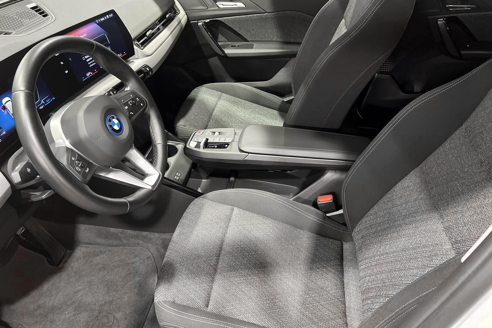BMW X1 iso kuva 8