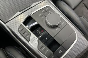 BMW 3-SARJA esikatselu 25