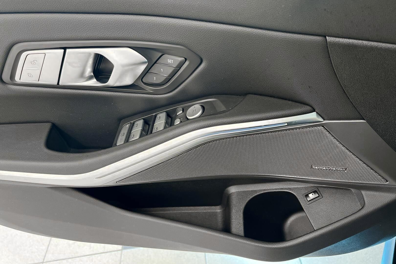 BMW 3-sarja iso kuva 19