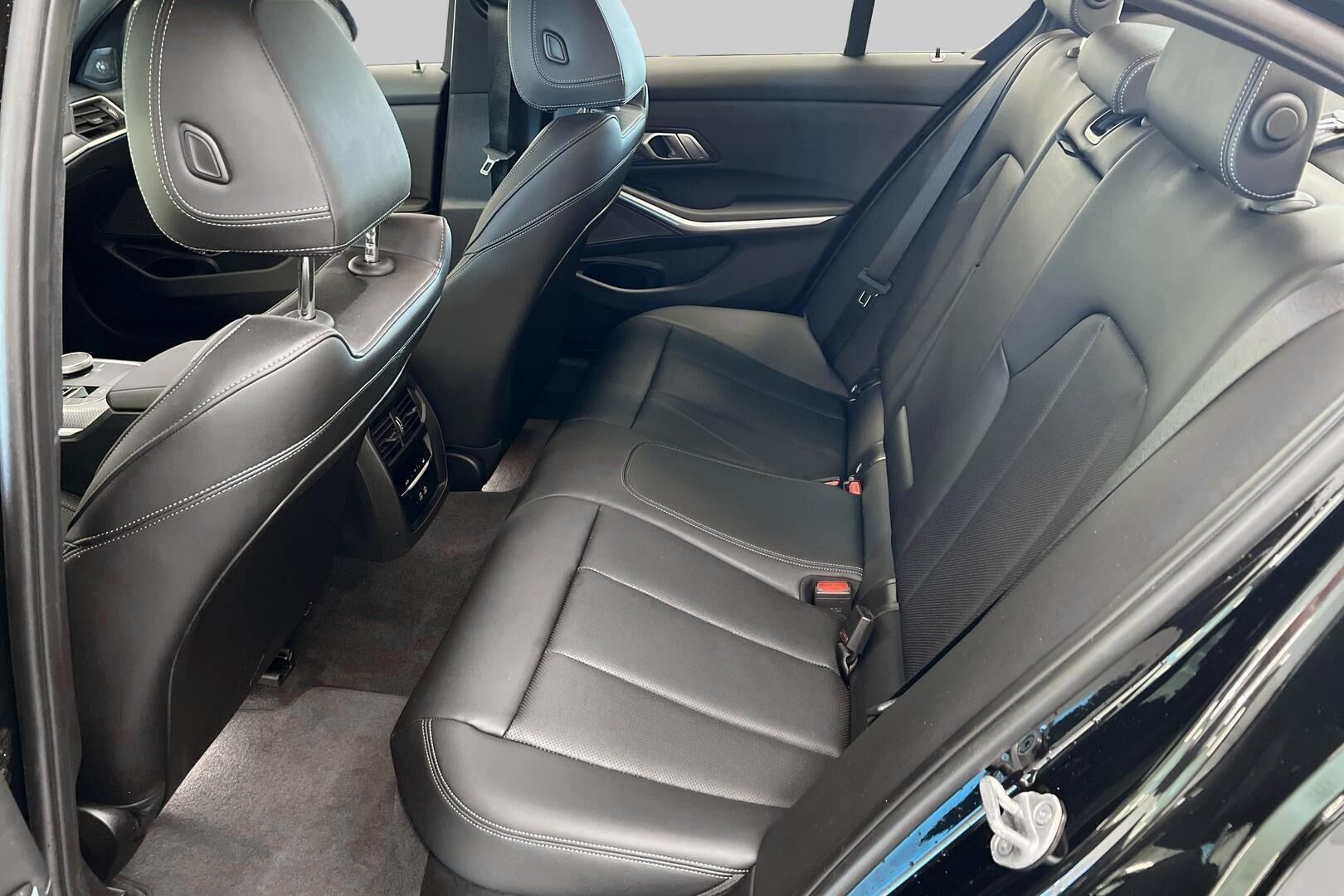 BMW 3-sarja iso kuva 24