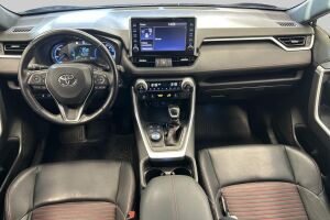 Toyota RAV4 Plug-in esikatselu 10