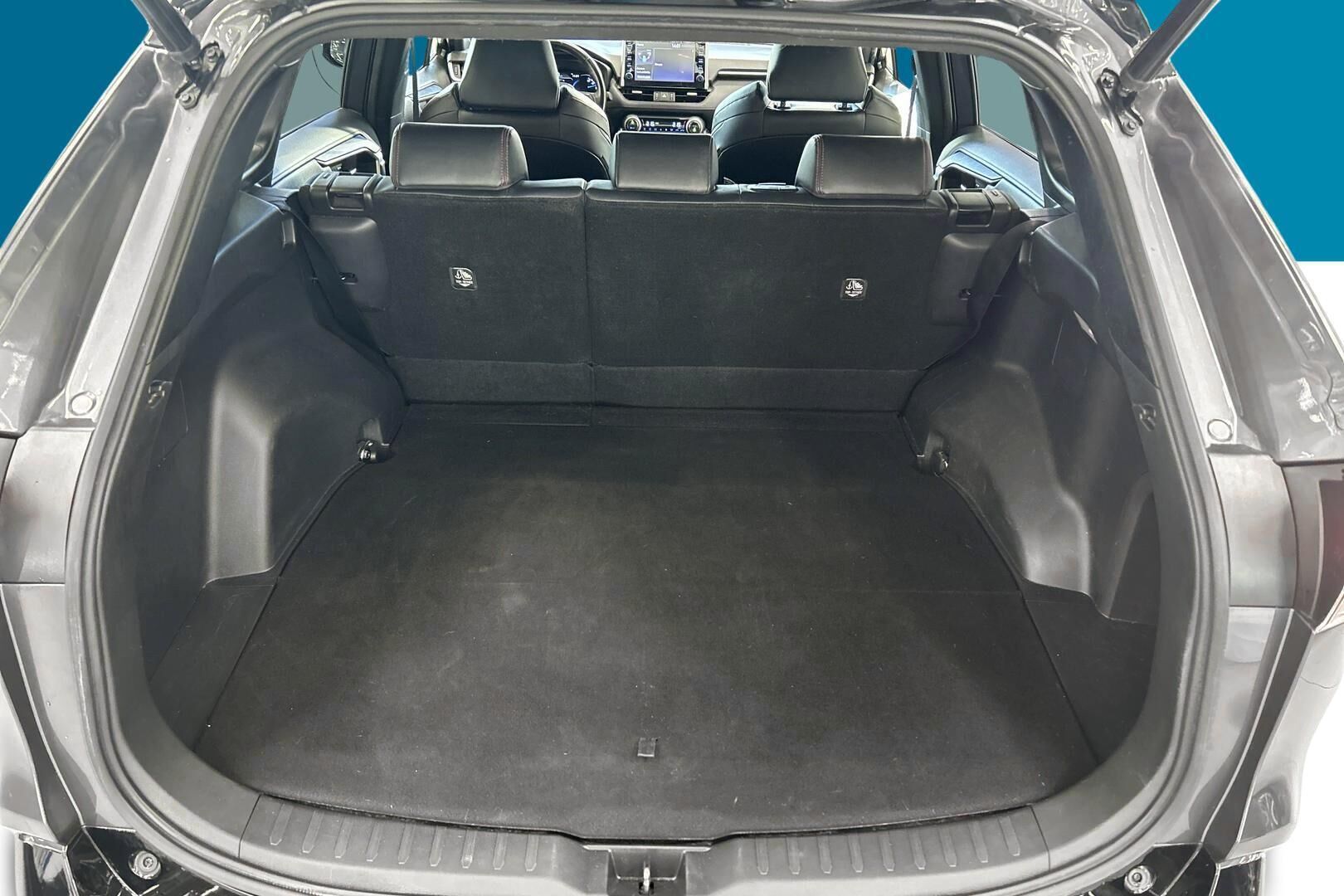 Toyota RAV4 Plug-in iso kuva 11