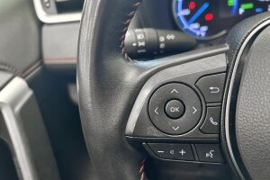 Toyota RAV4 Plug-in esikatselu 21