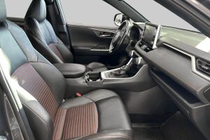 Toyota RAV4 Plug-in esikatselu 31