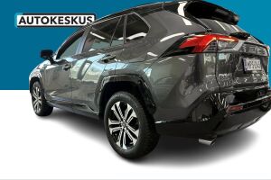 Toyota RAV4 Plug-in esikatselu 6