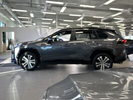 Toyota RAV4 Plug-in esikatselu 7