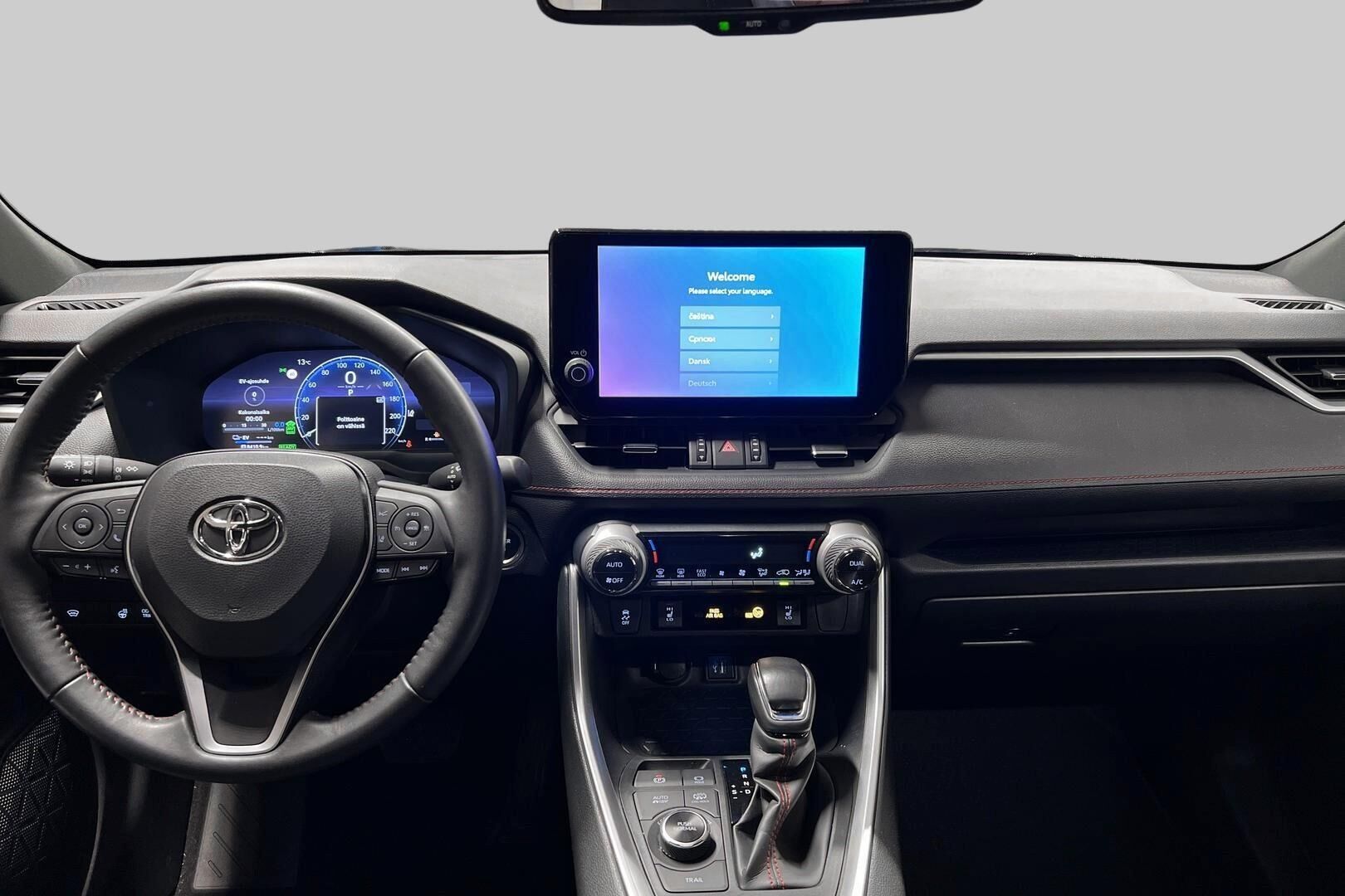 Toyota RAV4 Plug-in iso kuva 17