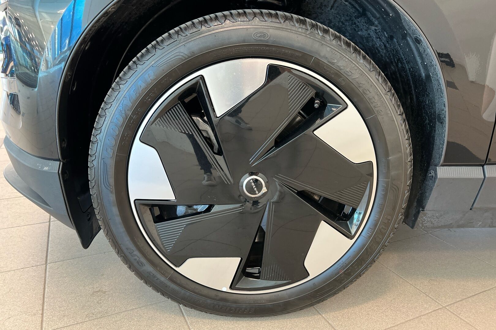 Volvo EX30 iso kuva 10