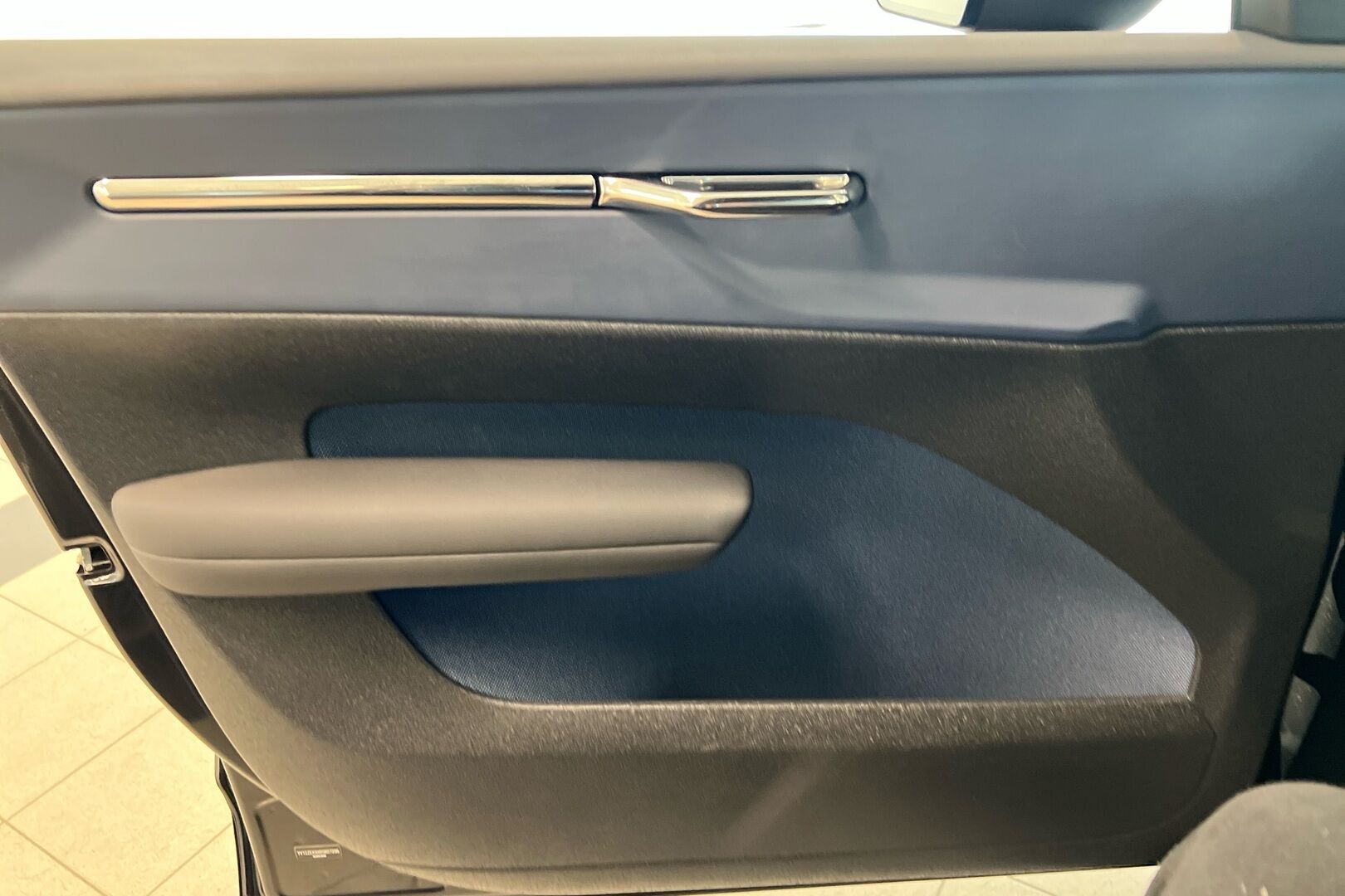 Volvo EX30 iso kuva 15