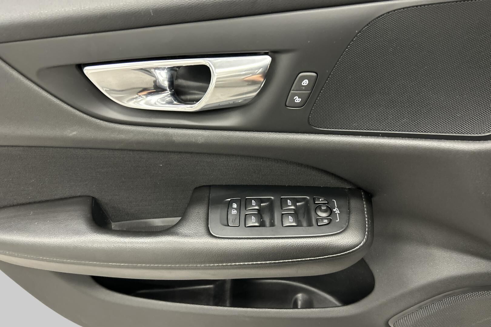 Volvo V60 iso kuva 20