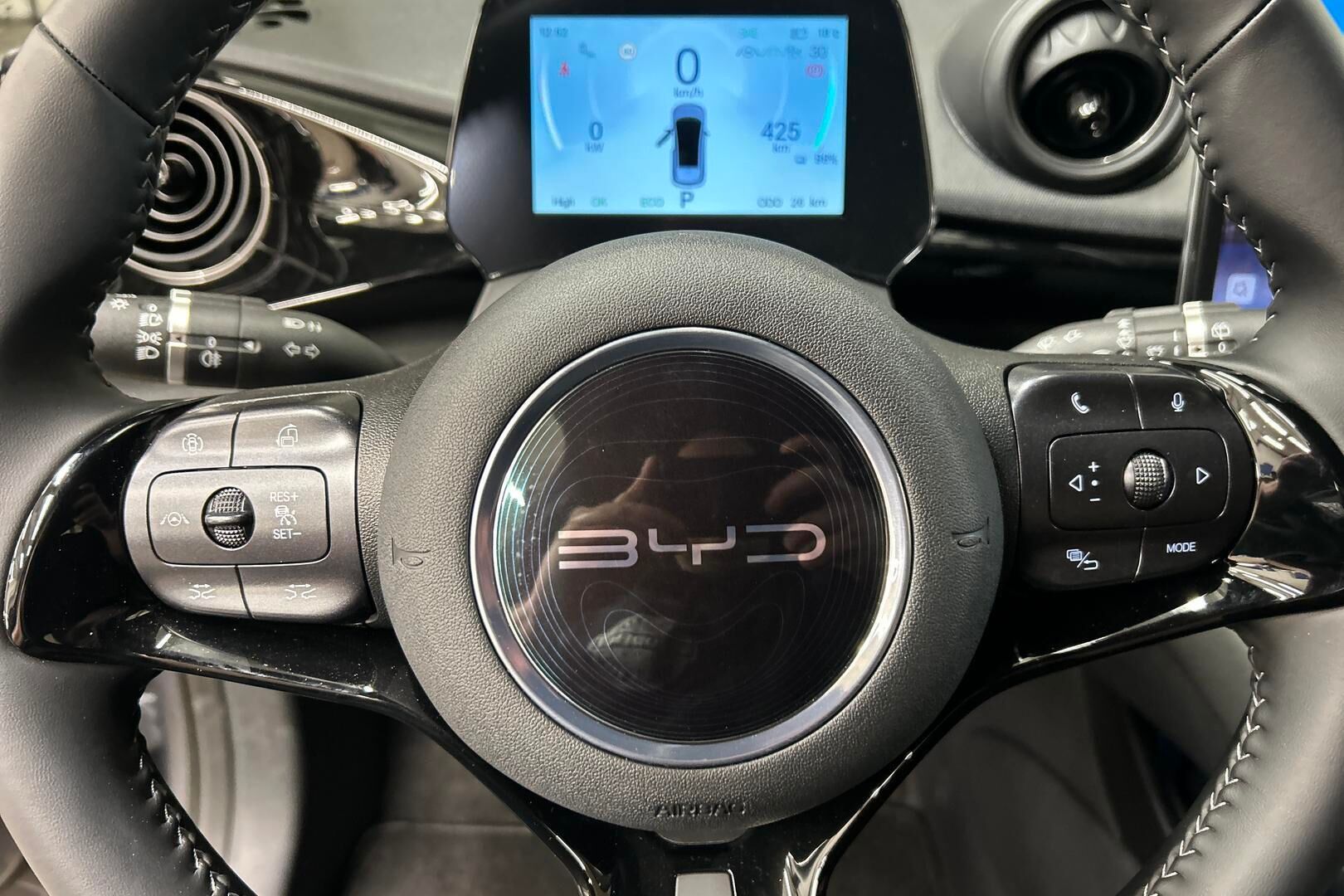 BYD Dolphin iso kuva 18