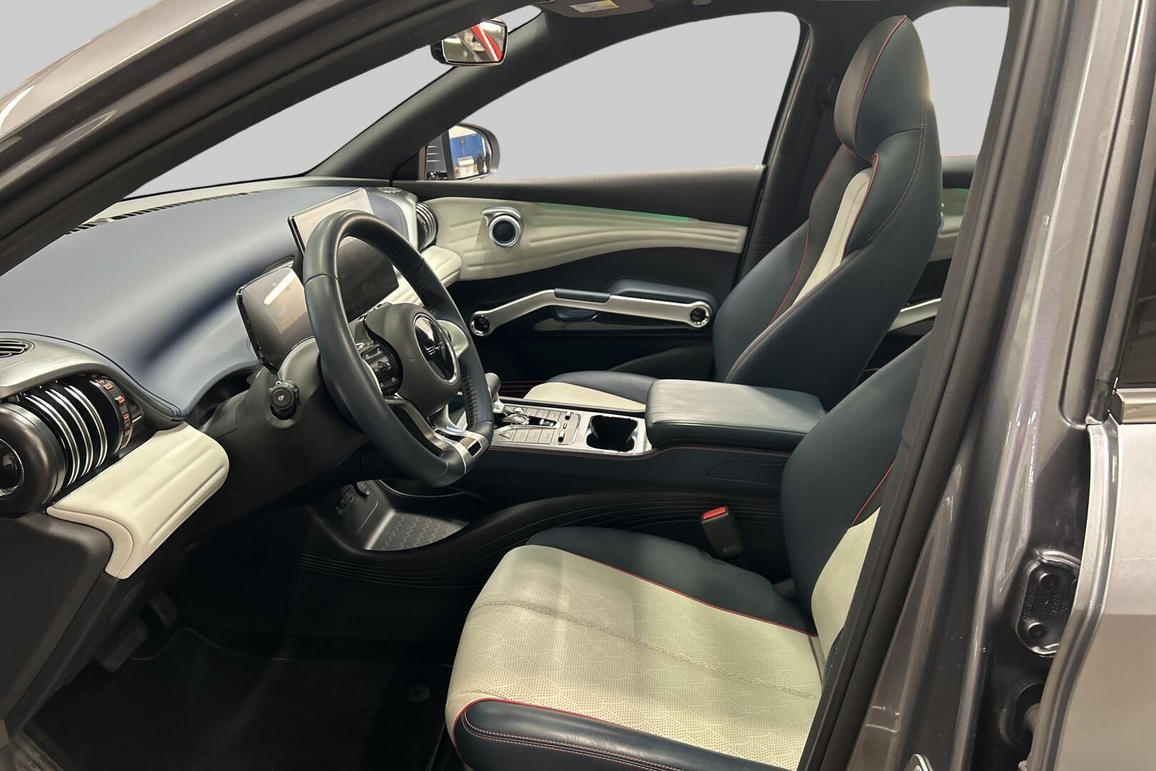 BYD Atto 3 iso kuva 8