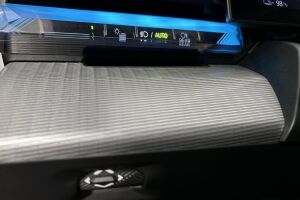 BMW i5 esikatselu 18