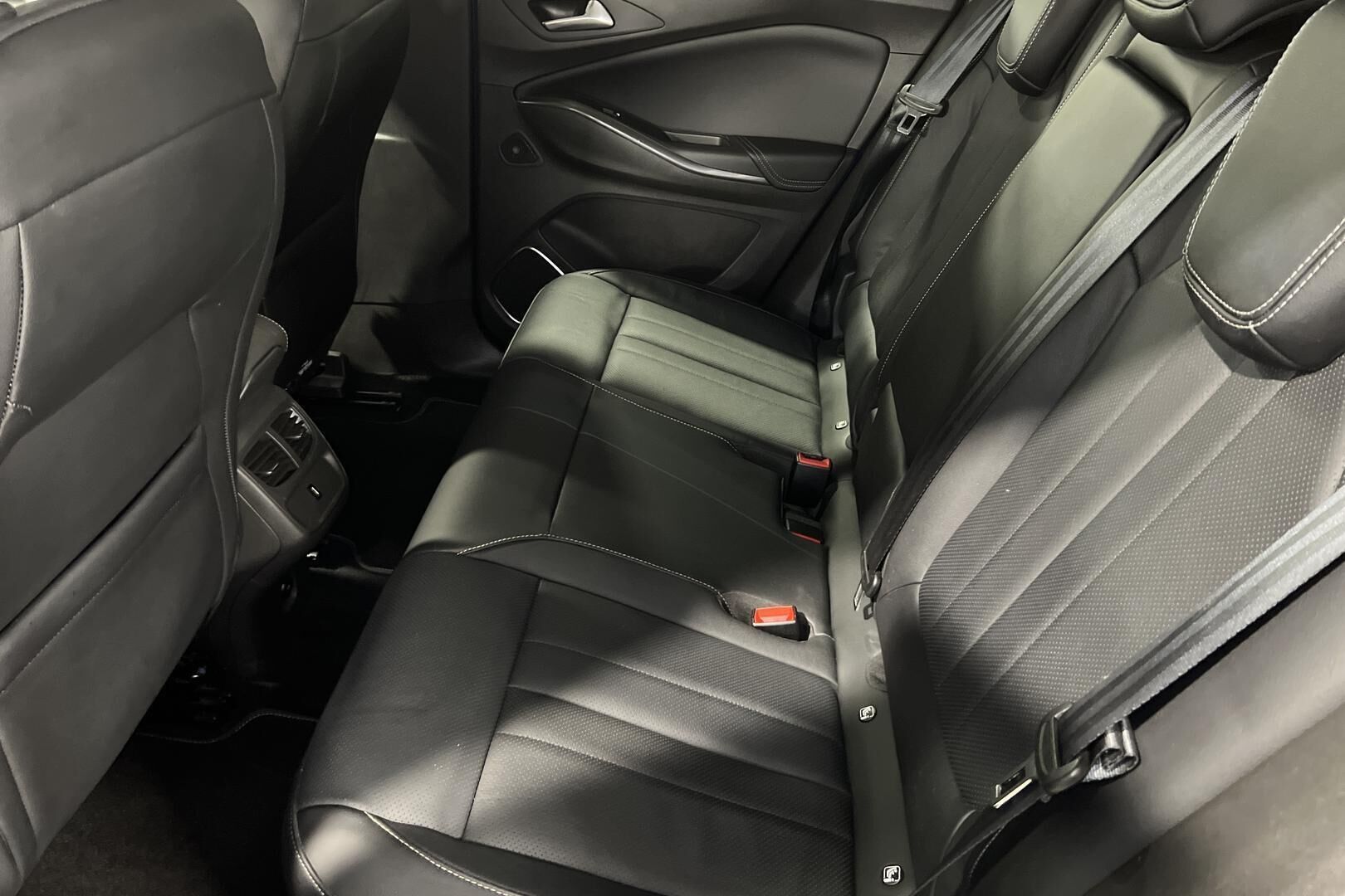 Opel Grandland iso kuva 10