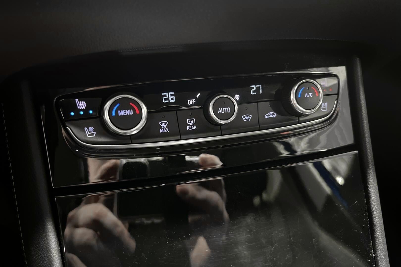 Opel Grandland iso kuva 19