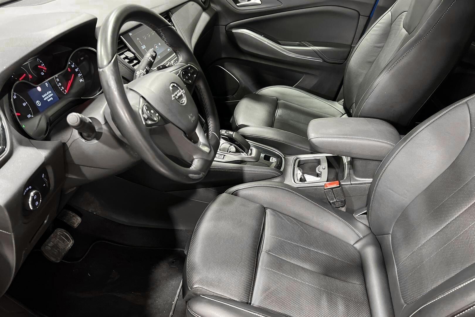 Opel Grandland iso kuva 9