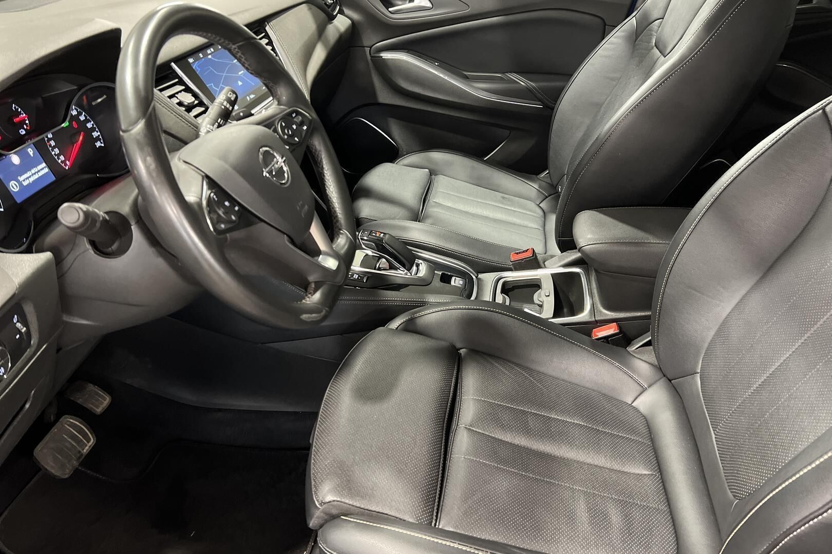 Opel Grandland iso kuva 9