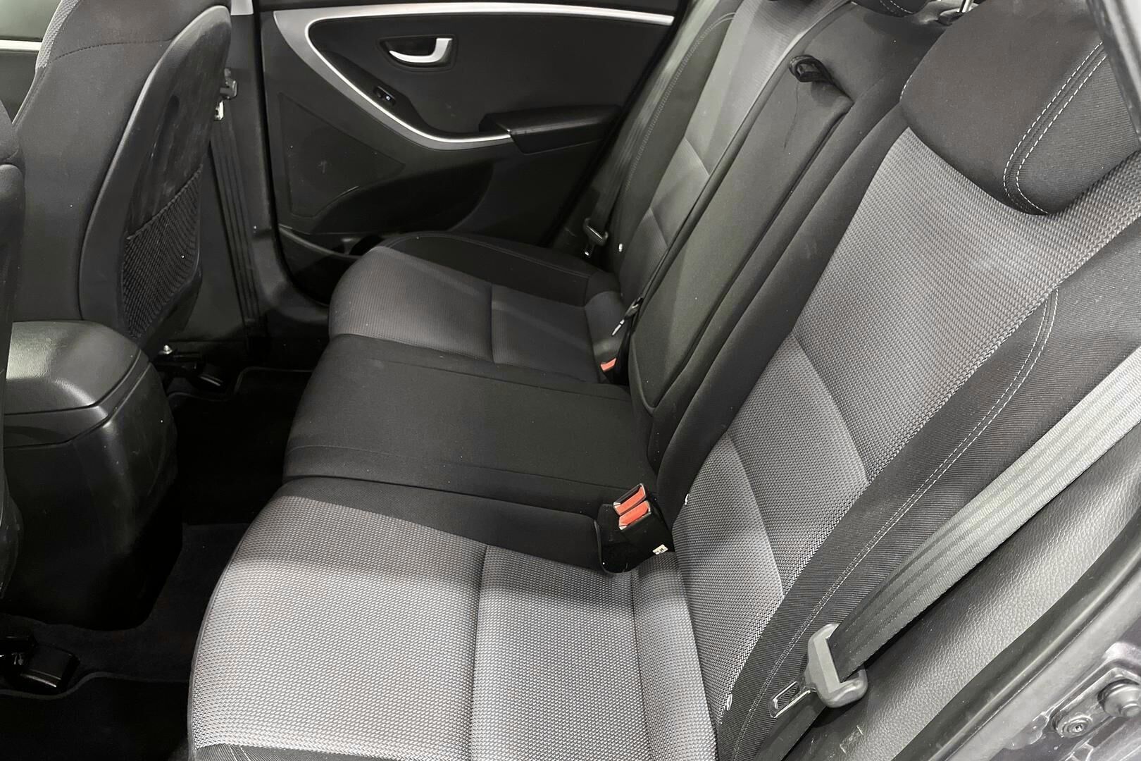 Hyundai i30 Wagon iso kuva 10