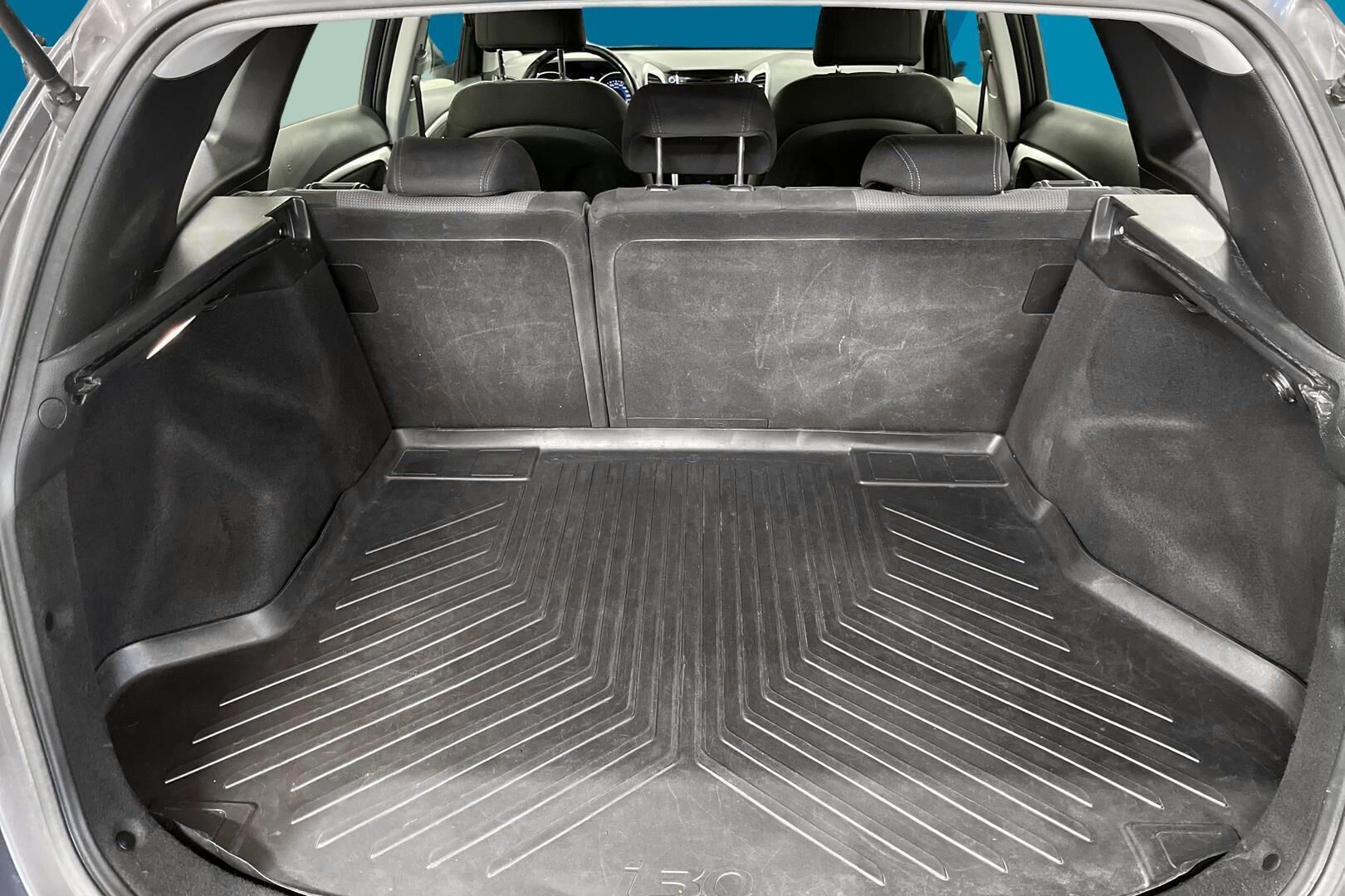 Hyundai i30 Wagon iso kuva 12