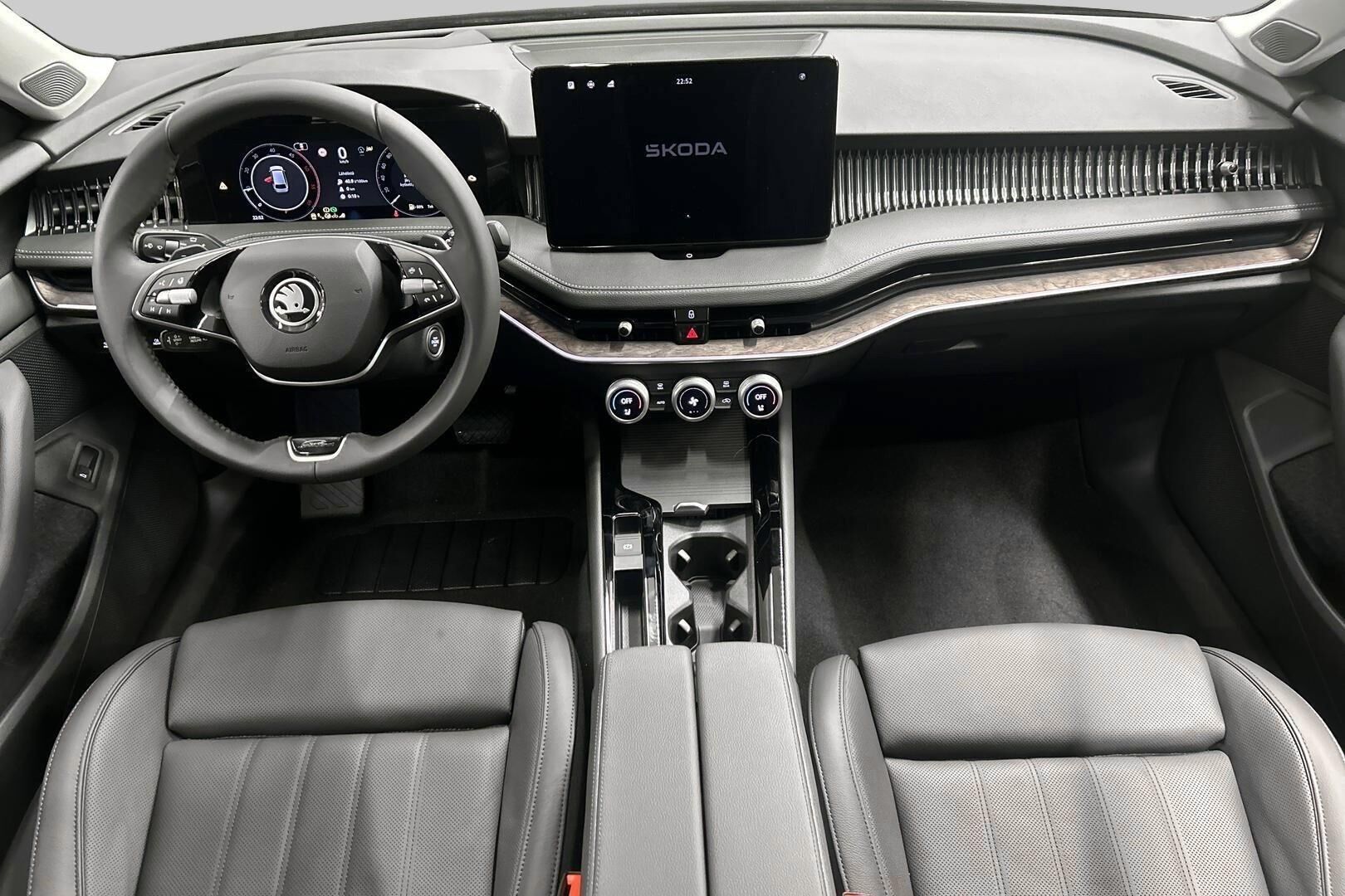 Skoda Superb iso kuva 10
