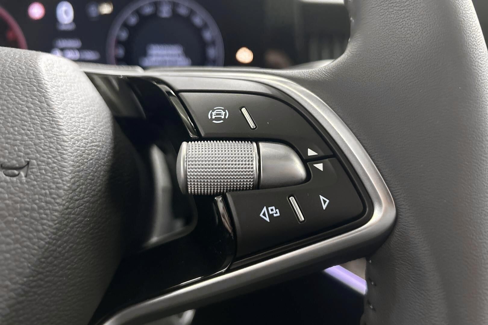 Skoda Superb iso kuva 15