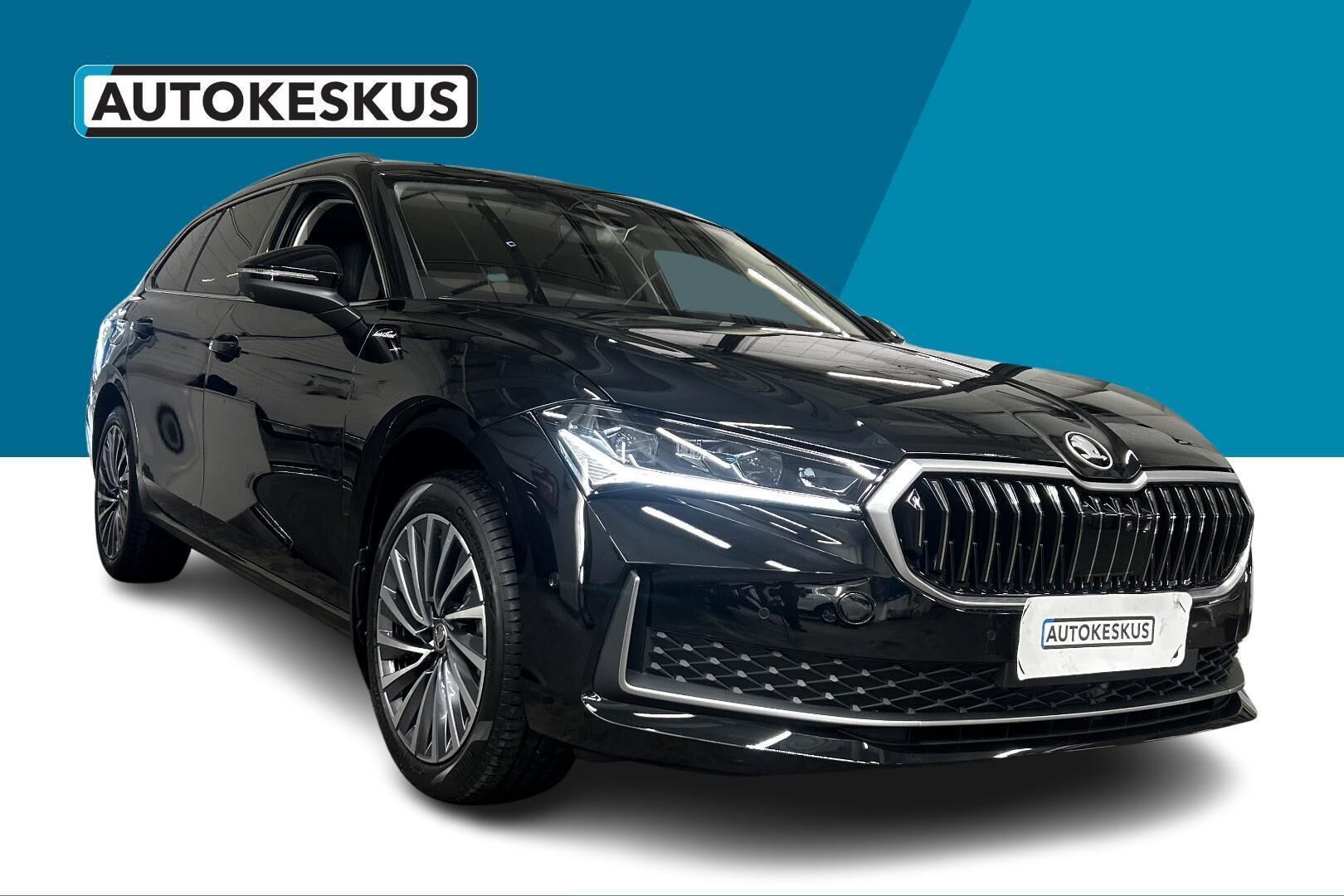 Skoda Superb iso kuva 2