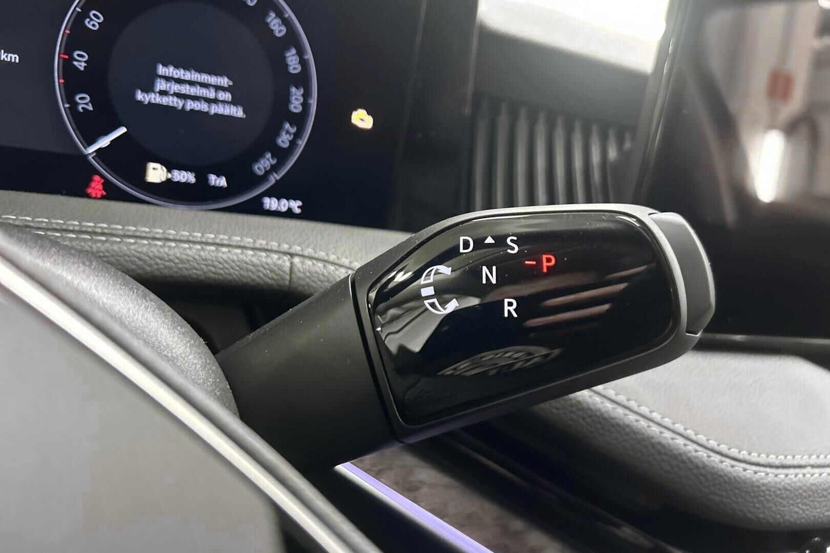 Skoda Superb iso kuva 20