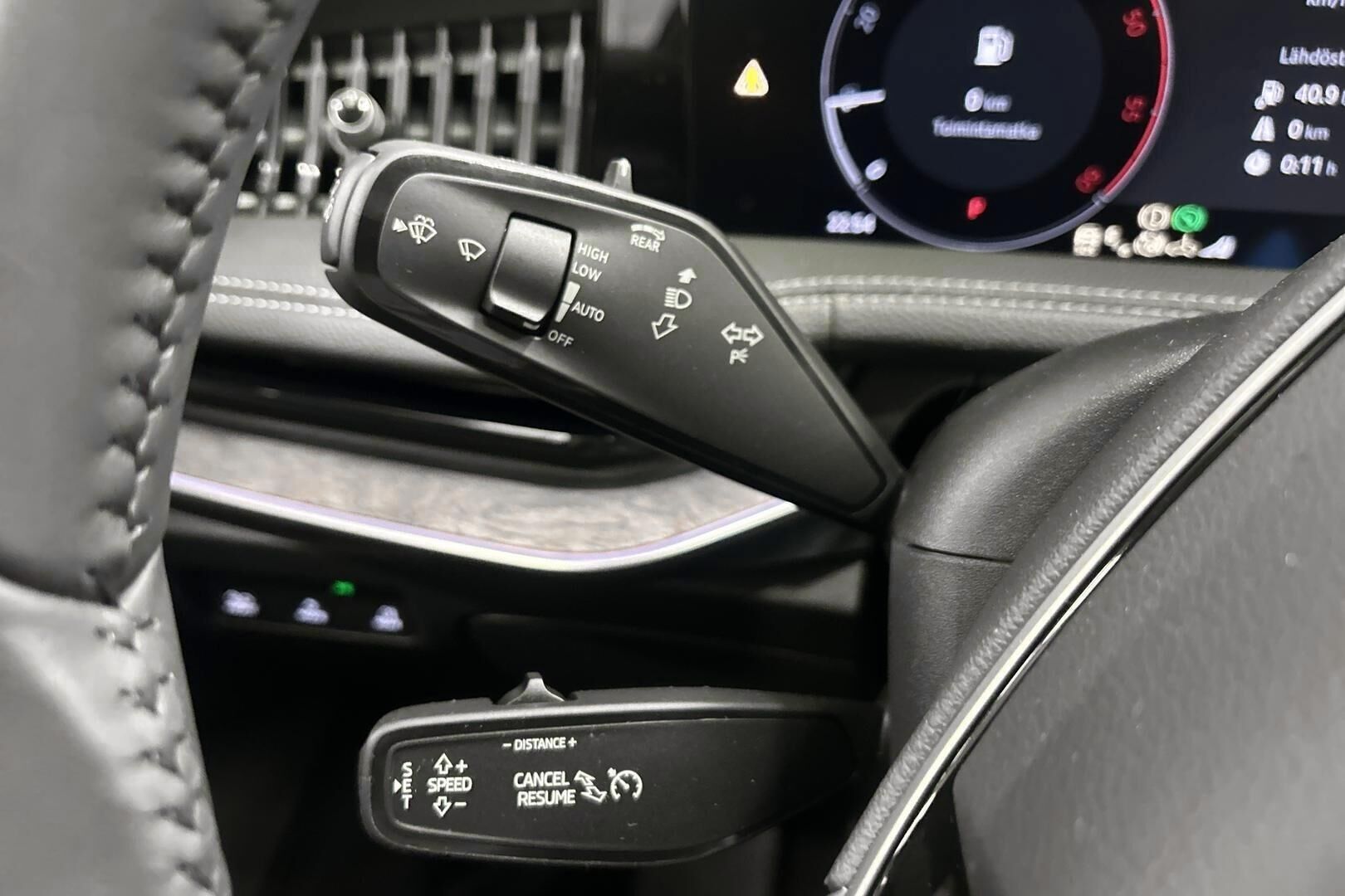 Skoda Superb iso kuva 21