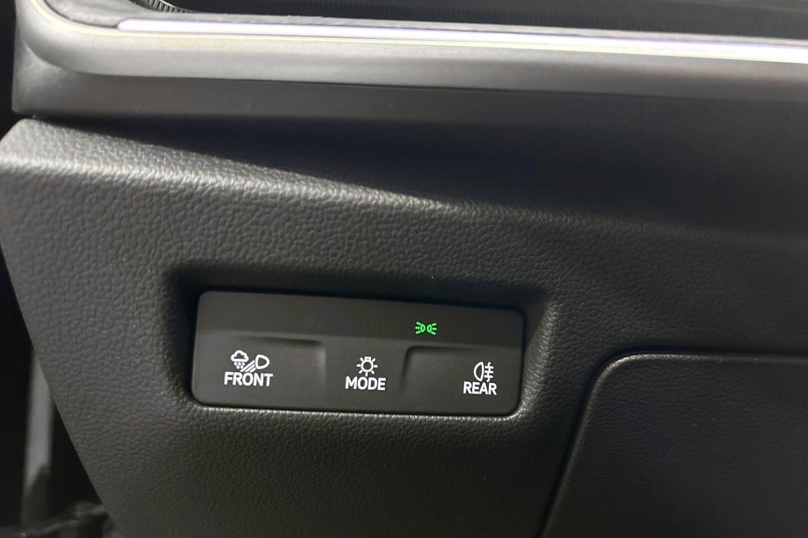 Skoda Superb iso kuva 22