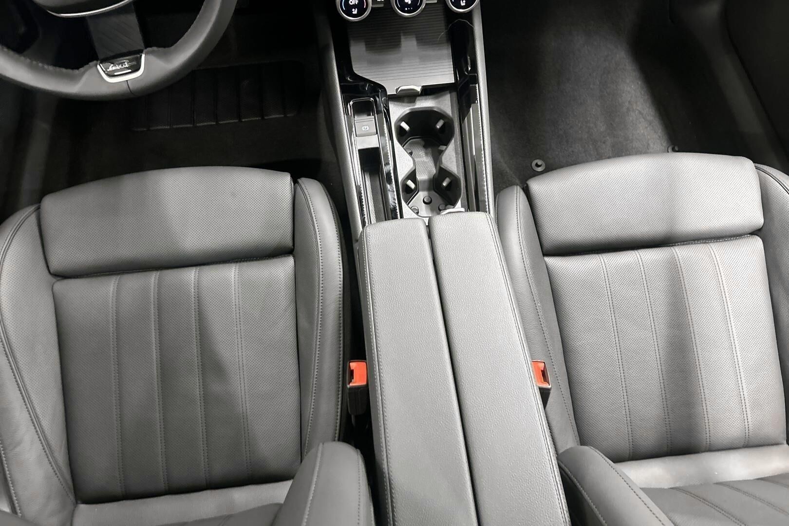 Skoda Superb iso kuva 25