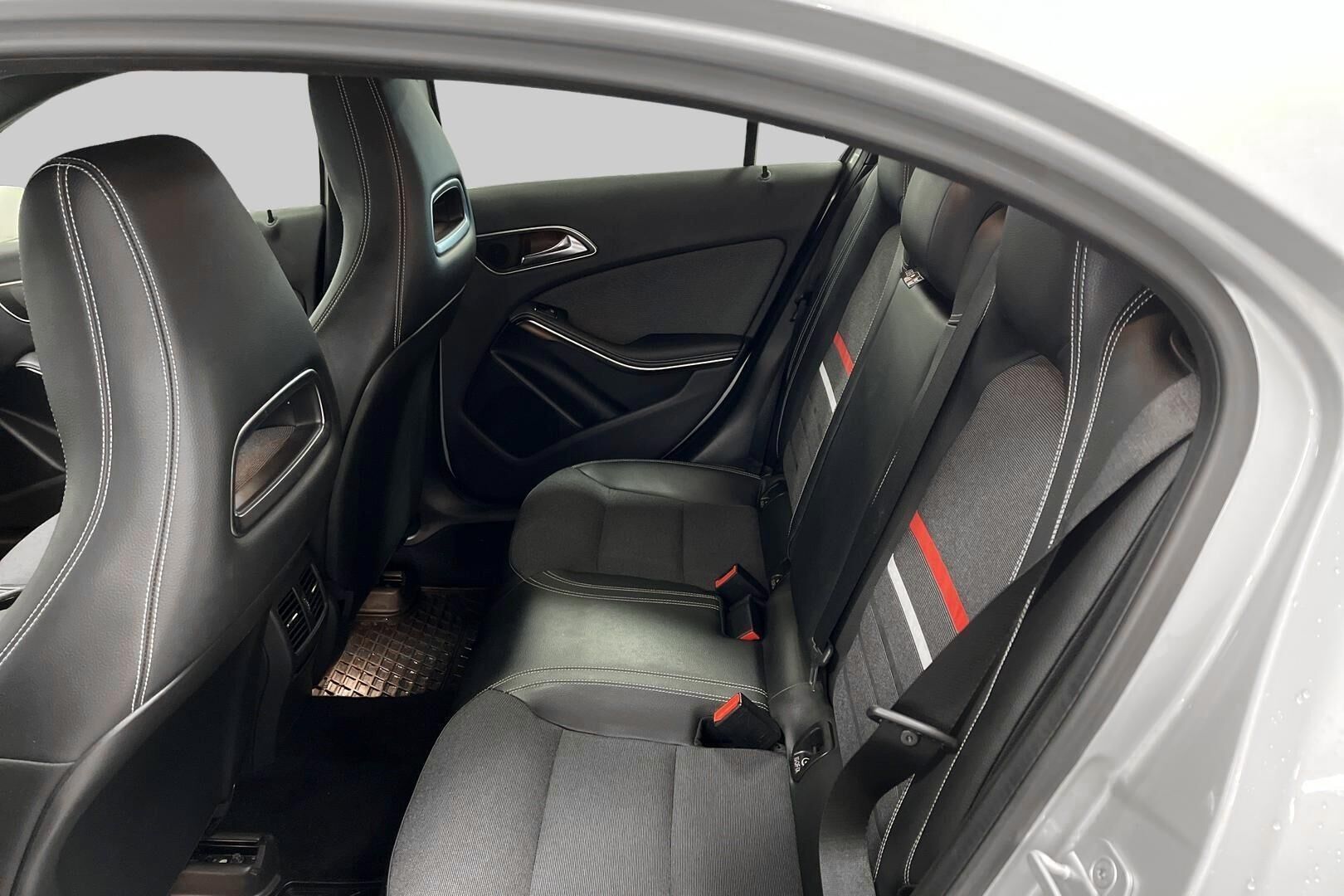 Mercedes-Benz A iso kuva 10