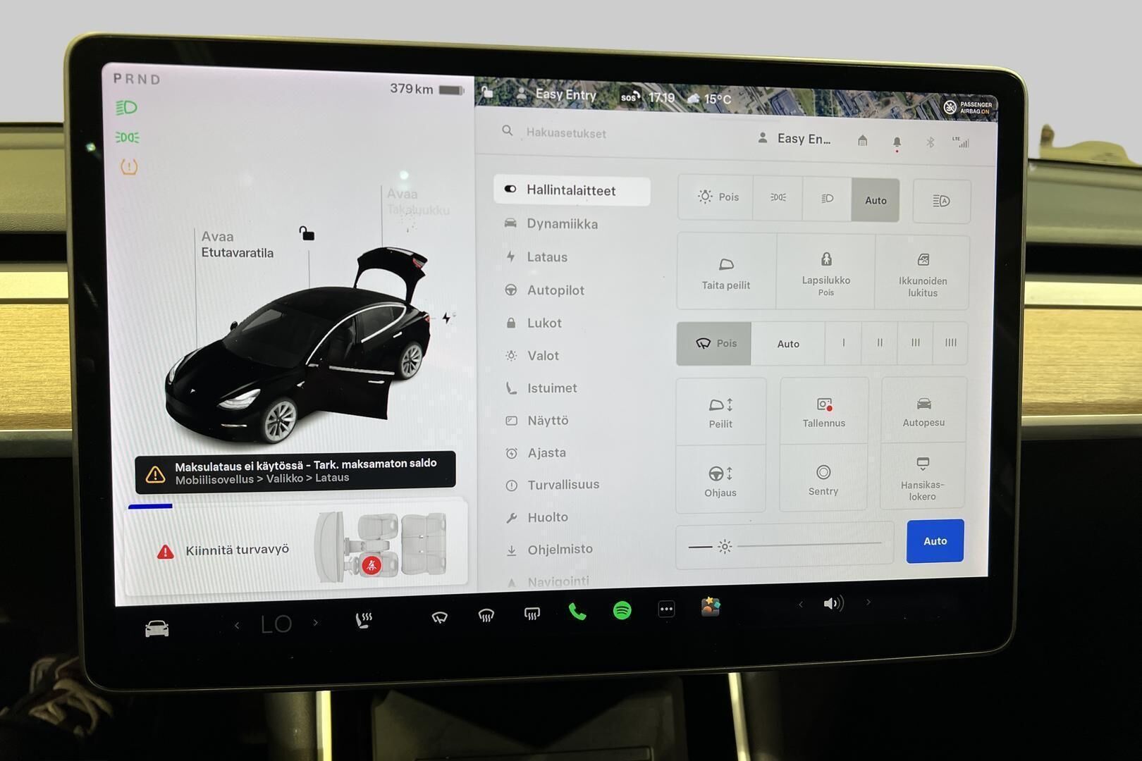 Tesla Model 3 iso kuva 17