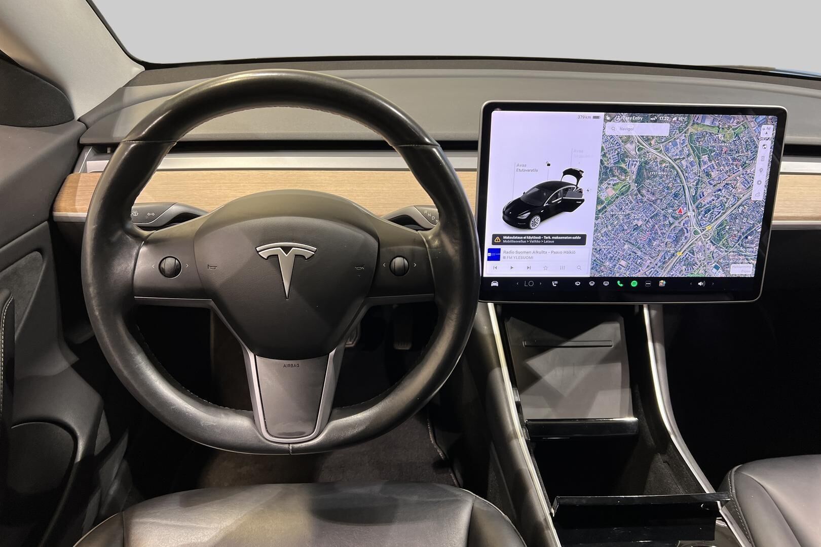 Tesla Model 3 iso kuva 29