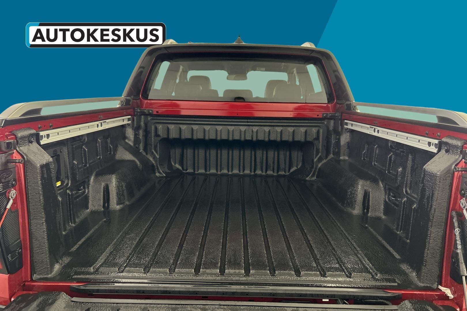 Ford Ranger iso kuva 8