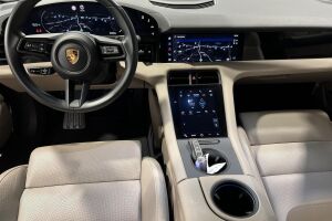 Porsche Taycan esikatselu 11