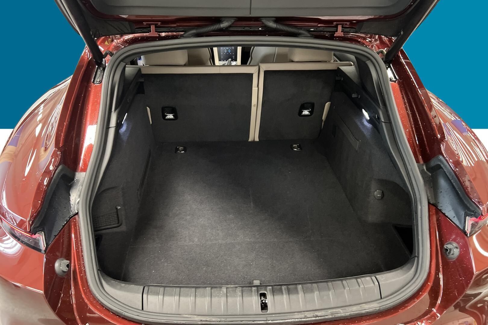 Porsche Taycan iso kuva 19