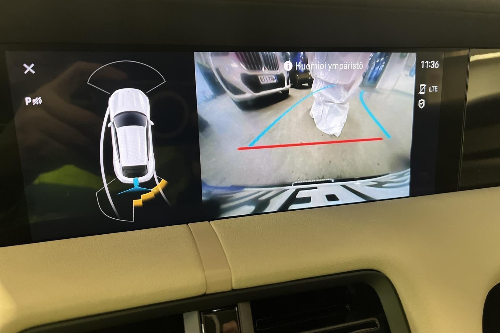 Porsche Taycan iso kuva 27