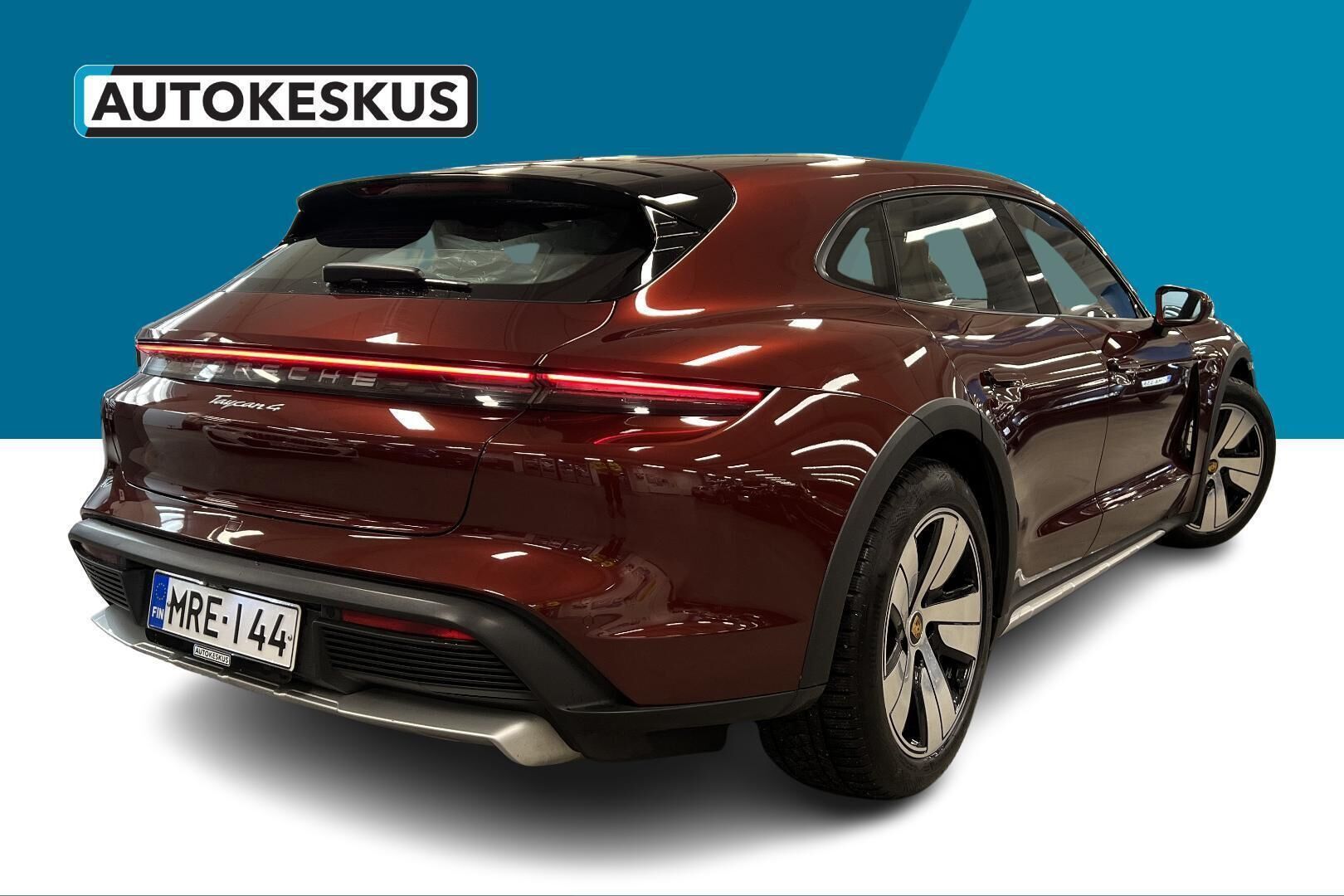 Porsche Taycan iso kuva 16