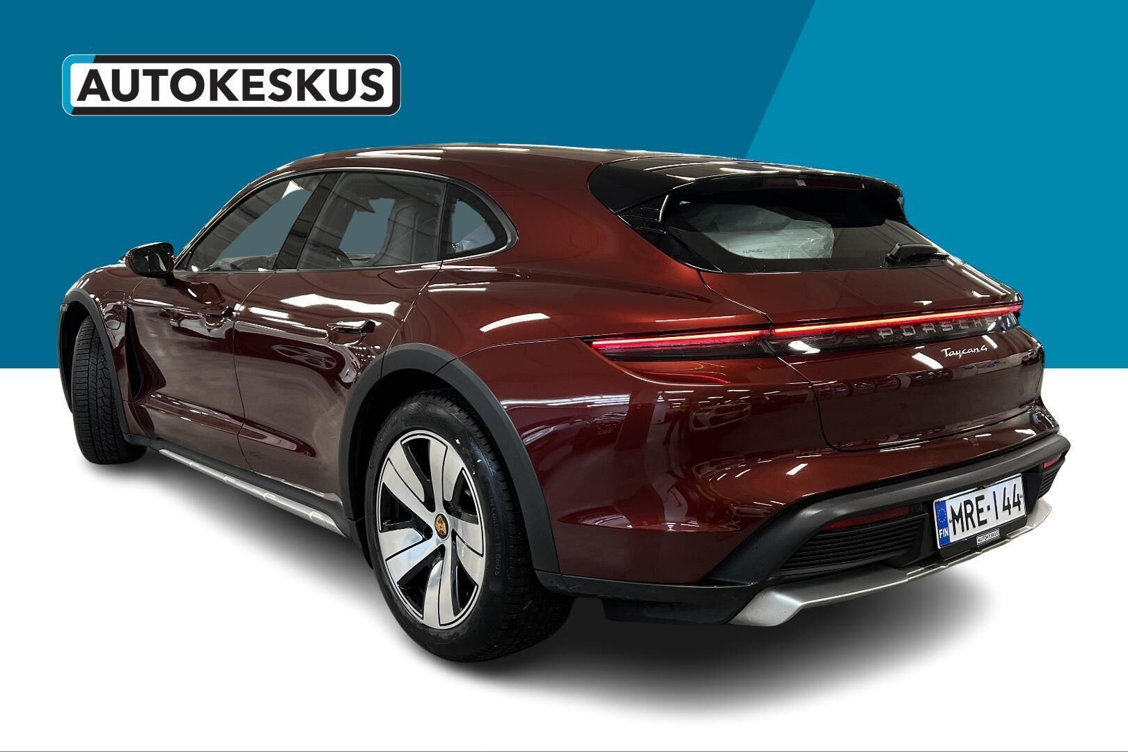 Porsche Taycan iso kuva 18