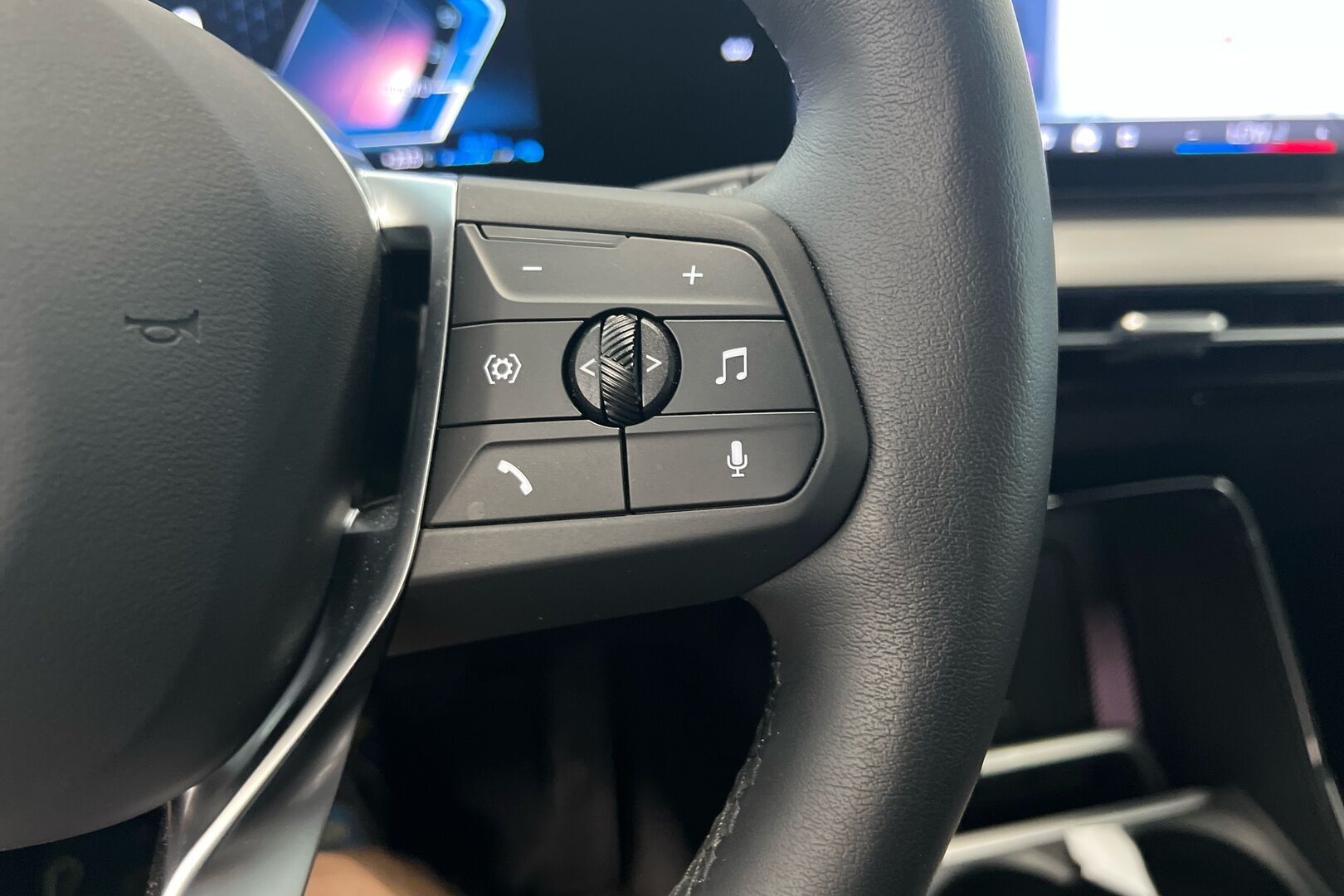 BMW X1 iso kuva 15