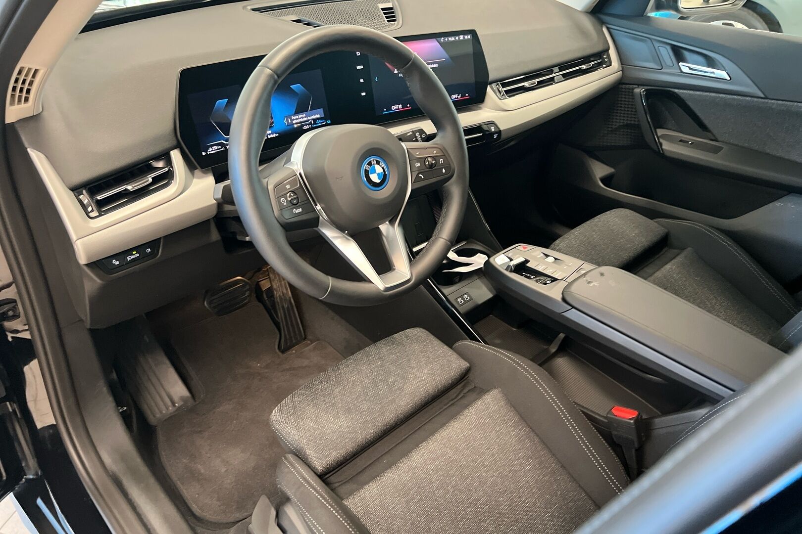 BMW X1 iso kuva 6