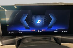 BMW i4 esikatselu 14