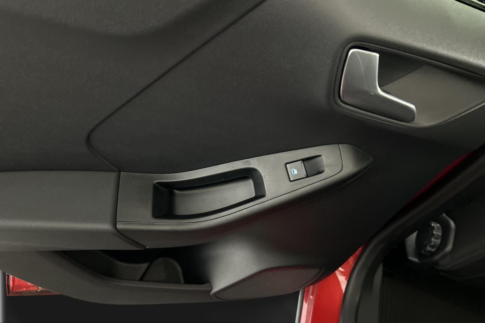 Ford Puma iso kuva 29