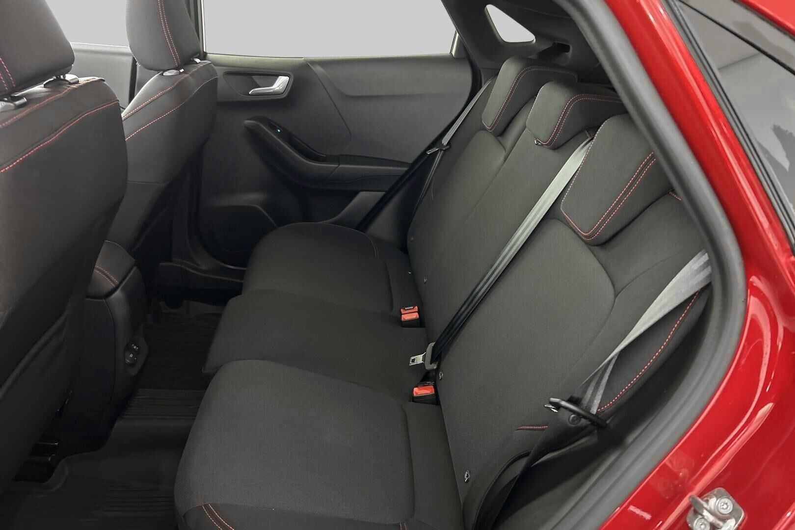 Ford Puma iso kuva 9