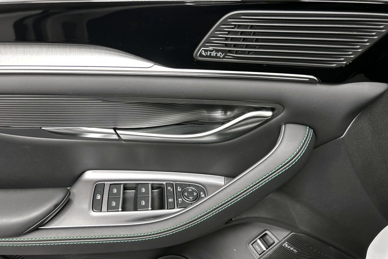 BYD Seal U iso kuva 20